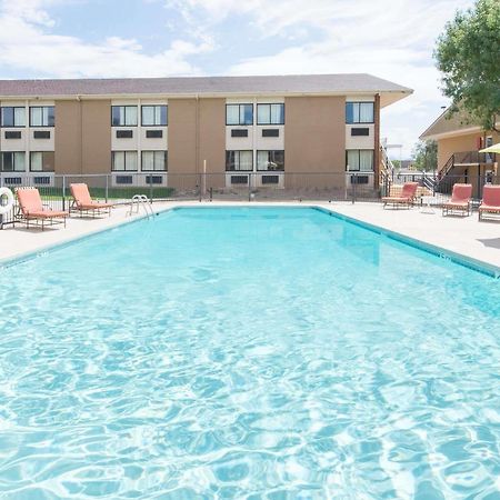 Hotel Ramada By Wyndham Albuquerque East Extérieur photo