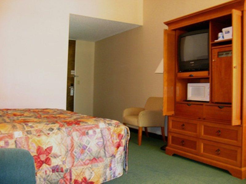 Hotel Ramada By Wyndham Albuquerque East Extérieur photo