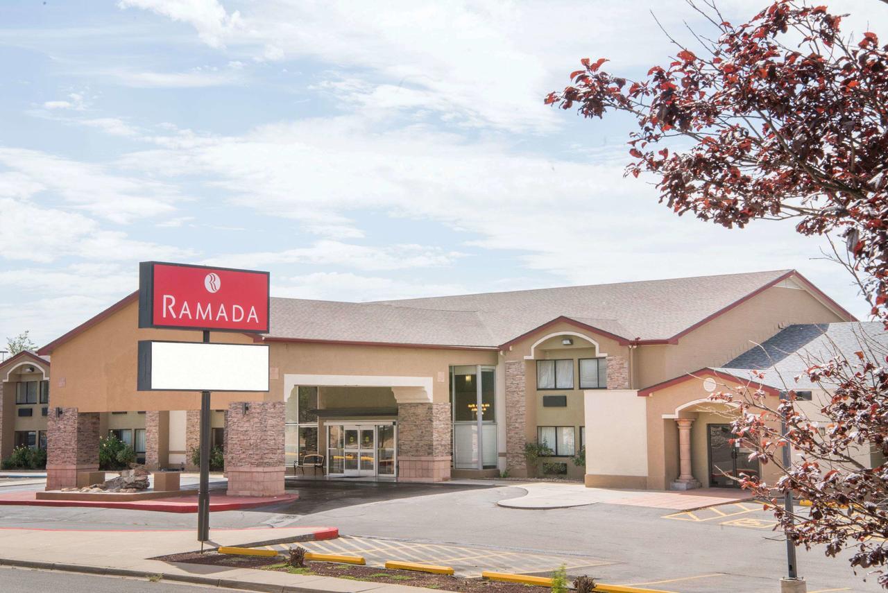 Hotel Ramada By Wyndham Albuquerque East Extérieur photo