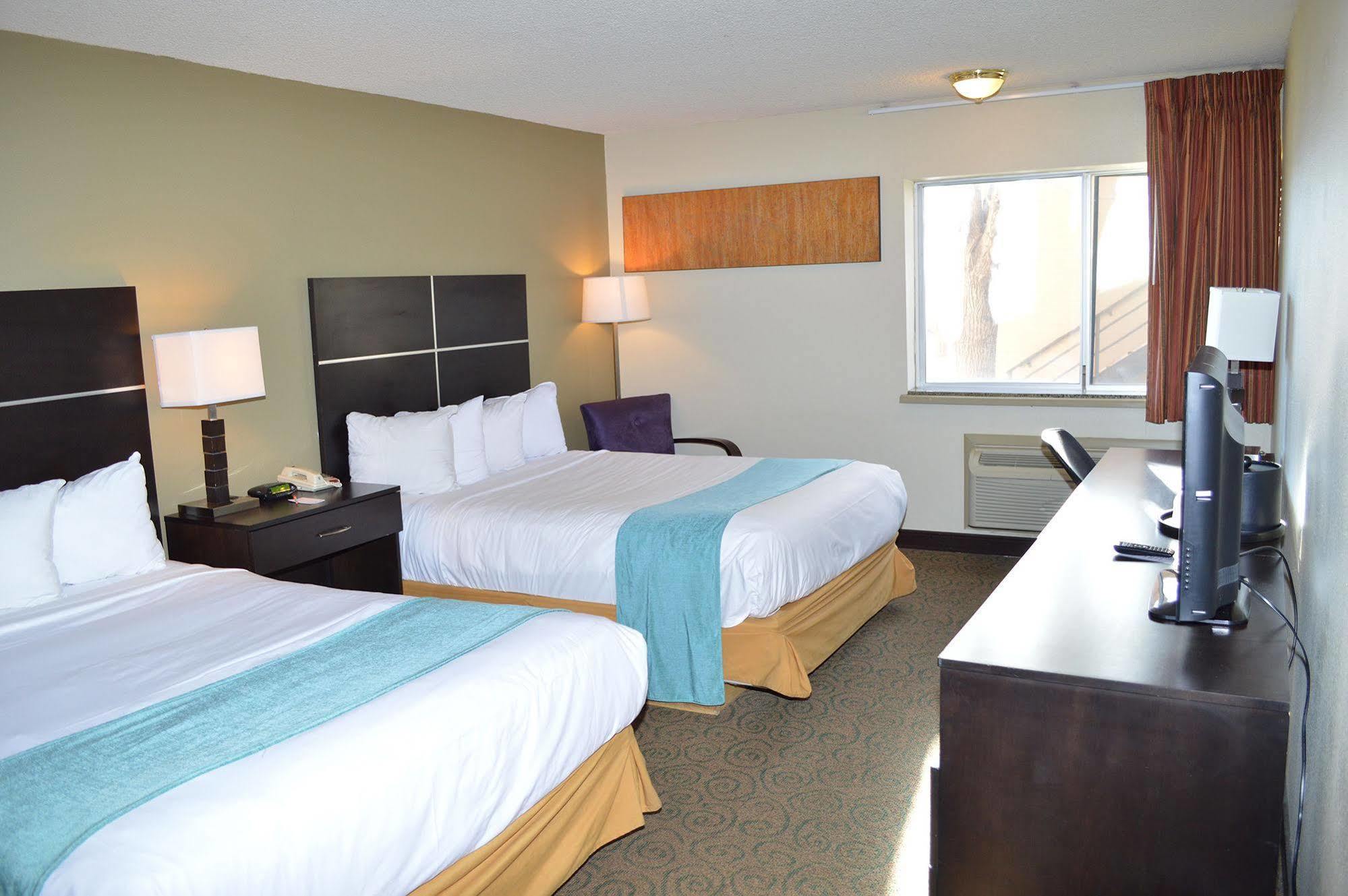 Hotel Ramada By Wyndham Albuquerque East Extérieur photo
